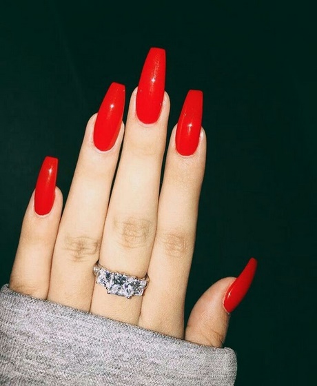 red-nails-manicure-00_4 Manichiura cu unghii rosii