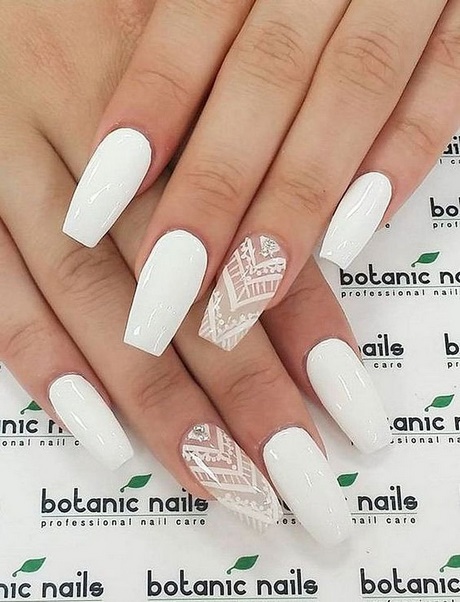 white-fake-nails-38_7 Unghii false albe