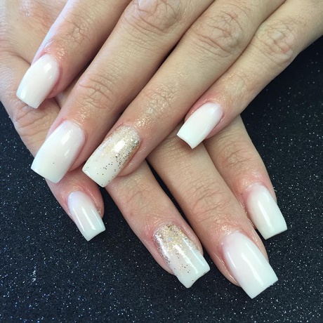 white-glitter-acrylic-nails-93_20 Unghii acrilice cu sclipici albe
