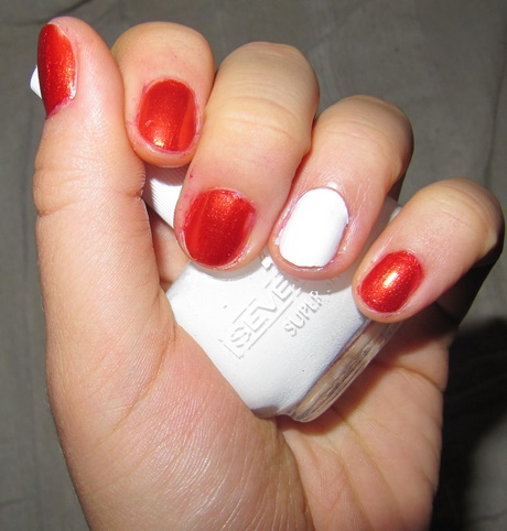 white-red-nails-62_18 Unghiile roșii albe