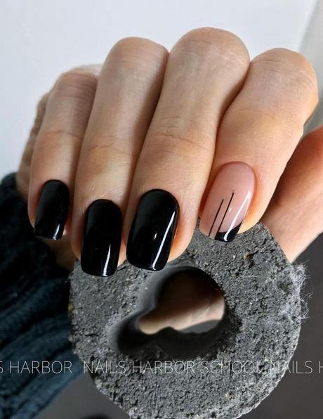 beige-and-black-nail-designs-32_9 Modele de unghii bej și negru