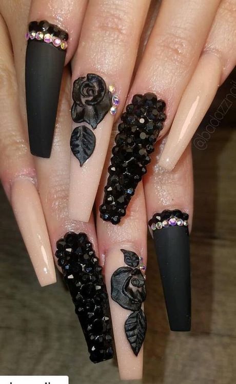 black-nail-designs-with-rhinestones-65_8 Modele de unghii negre cu pietre