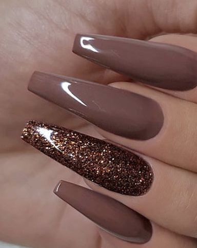 brown-nails-with-design-24_13 Cuie maro cu design