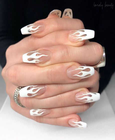 clear-nails-with-white-designs-10_13 Unghii clare cu modele albe