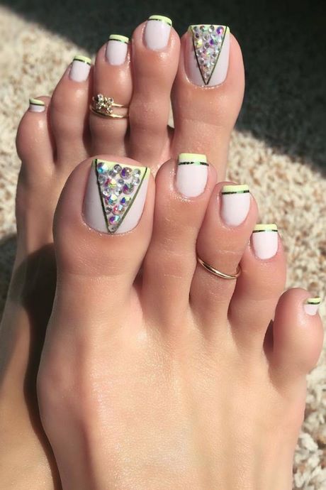 cute-feet-nail-designs-60_15 Drăguț picioare unghii modele