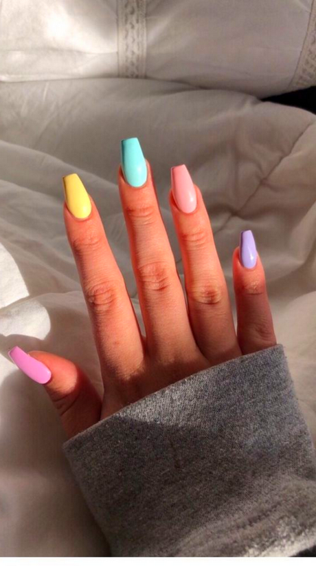 cute-multicolored-nails-83 Drăguț unghii multicolore