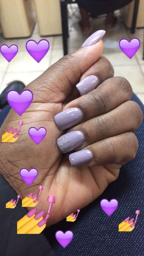 cute-nail-designs-for-dark-skin-79_18 Modele drăguțe de unghii pentru pielea întunecată