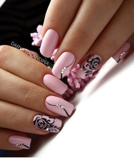 cute-pink-and-black-nails-95_14 Drăguț roz și unghii negre