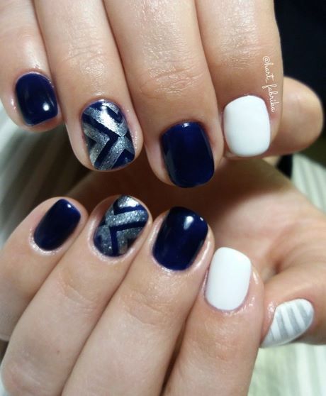dark-blue-gel-nail-designs-23_13 Modele de unghii cu gel albastru închis