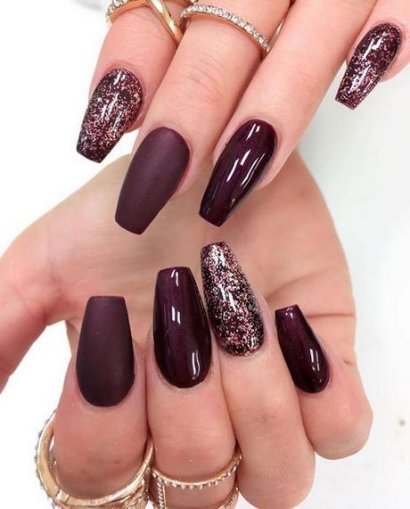 dark-burgundy-nail-designs-49_14 Modele de unghii întunecate de burgundă