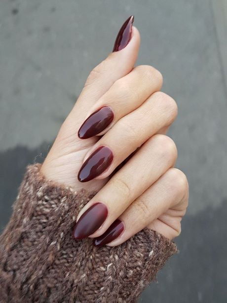 dark-burgundy-nail-designs-49_15 Modele de unghii întunecate de burgundă
