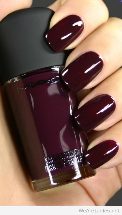 dark-burgundy-nail-designs-49_9 Modele de unghii întunecate de burgundă