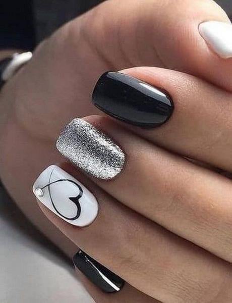 dark-colour-nail-designs-64_4 Modele de unghii de culoare închisă