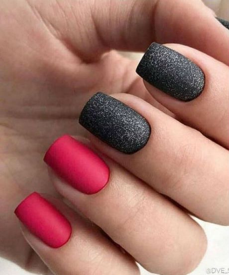 dark-gray-nail-designs-12_19 Modele de unghii gri închis