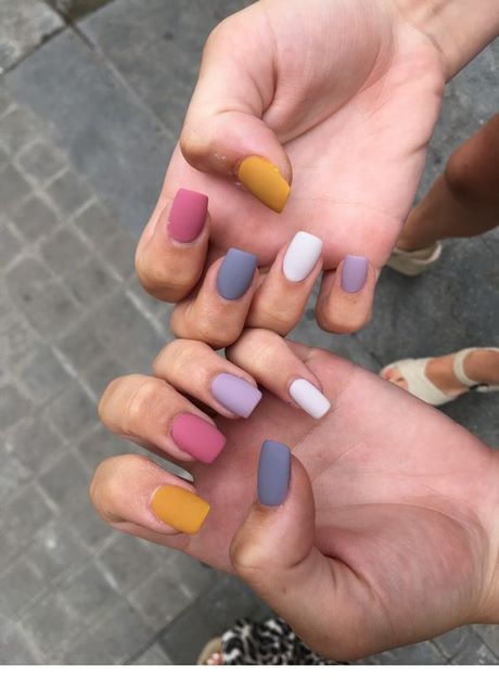 different-styles-and-colors-of-nails-06_19 Diferite stiluri și culori ale unghiilor