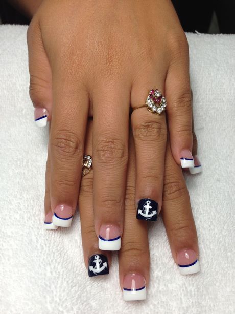 french-nails-with-design-on-ring-finger-13_8 Unghii franceze cu design pe degetul inelar