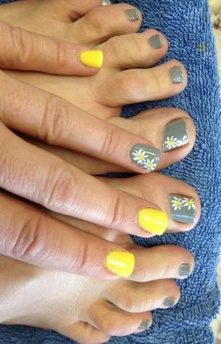 gray-and-yellow-nail-designs-98_19 Modele de unghii gri și galben