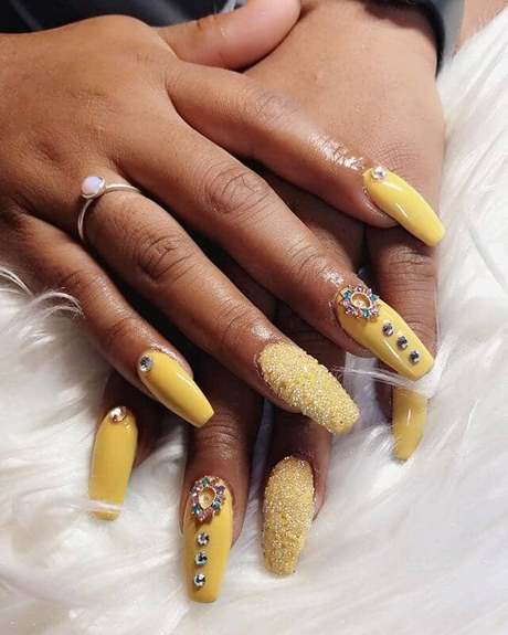 gray-and-yellow-nail-designs-98_3 Modele de unghii gri și galben
