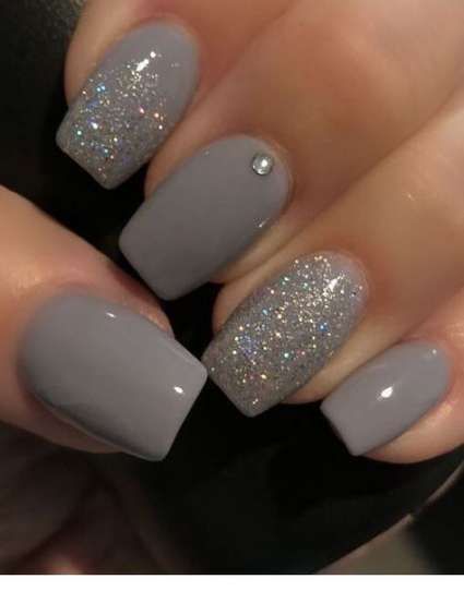 gray-nails-with-rhinestones-50_11 Cuie gri cu pietre