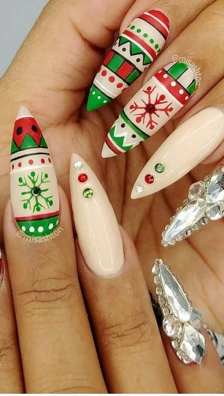 green-christmas-nails-designs-44_10 Modele de Unghii verzi de Crăciun