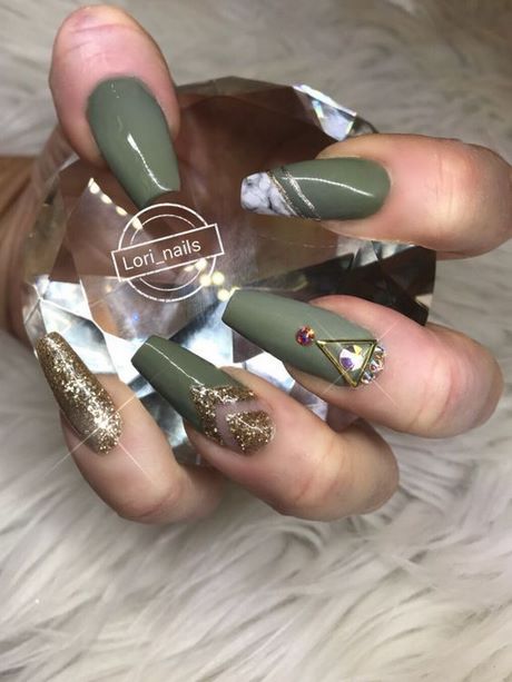 khaki-green-nail-designs-03_4 Modele de unghii verde Kaki