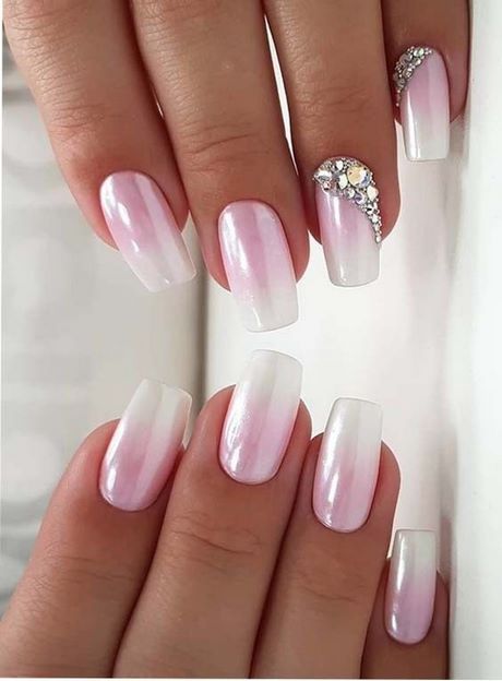 light-pink-and-white-nail-designs-08_11 Modele de unghii roz și alb