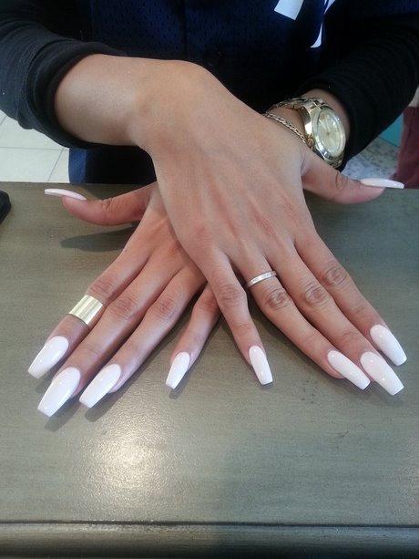 long-white-nail-designs-27_8 Modele lungi de unghii albe