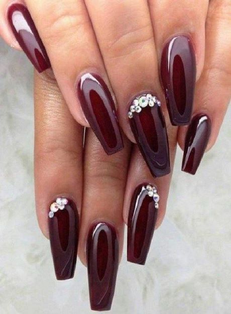 maroon-color-nails-with-design-26_19 Unghii de culoare maro cu design
