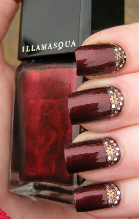 maroon-color-nails-with-design-26_7 Unghii de culoare maro cu design