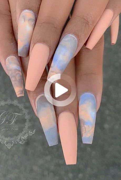 Nail art proiectează forma sicriului