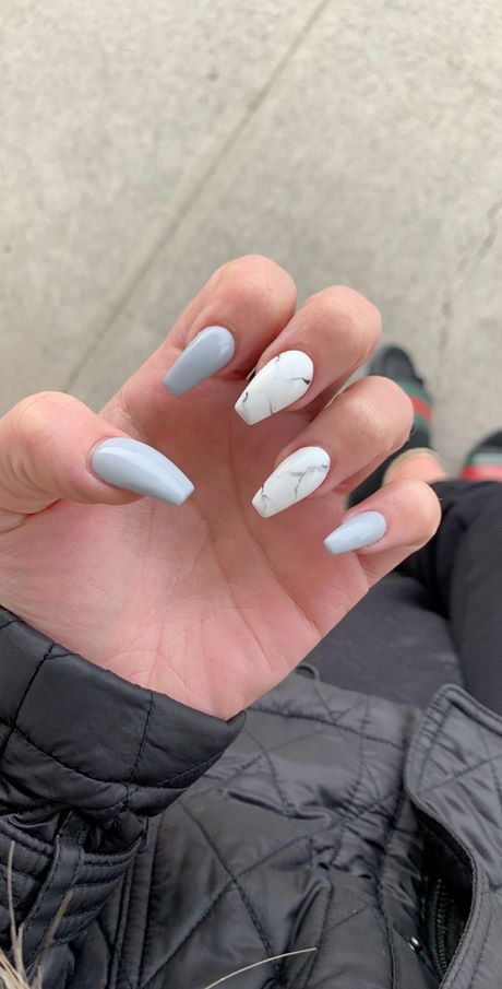 nail-designs-grey-and-white-89_15 Modele de unghii gri și alb