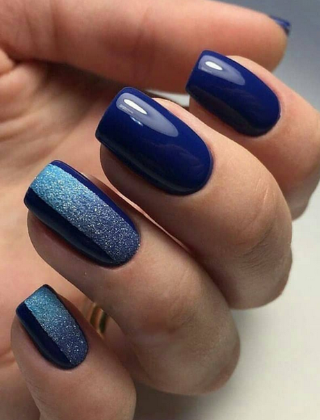 nail-designs-with-navy-blue-97 Modele de unghii cu albastru bleumarin