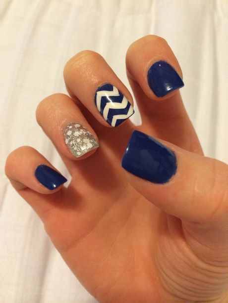 nail-designs-with-navy-blue-97_4 Modele de unghii cu albastru bleumarin