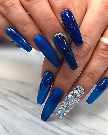 nail-designs-with-navy-blue-97_6 Modele de unghii cu albastru bleumarin