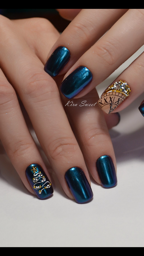 nails-new-year-design-29 Cuie de design de Anul Nou