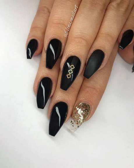 nails-with-black-design-26_8 Cuie cu design negru