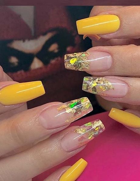 navy-blue-and-yellow-nail-designs-58 Modele de unghii albastru și galben