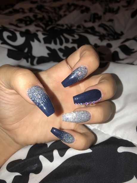 navy-blue-nail-designs-for-prom-79_11 Modele de unghii albastru bleumarin pentru bal