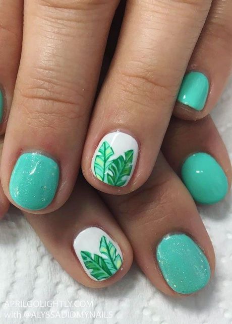 Palm tree nail art design