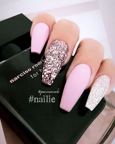 pink-nail-acrylic-designs-79_12 Modele acrilice de unghii roz