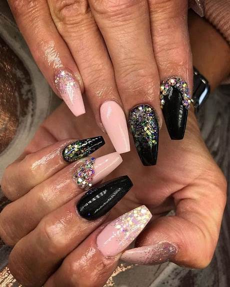 pink-nail-designs-with-diamonds-51_6 Modele de unghii roz cu diamante