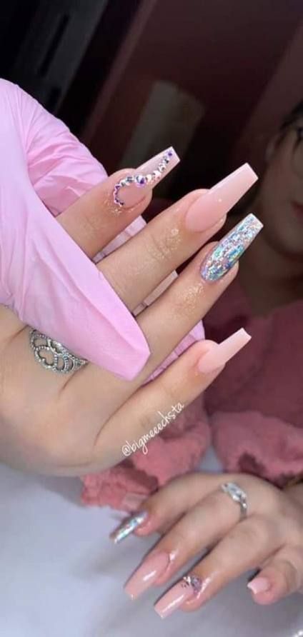 pink-nail-designs-with-diamonds-51_8 Modele de unghii roz cu diamante