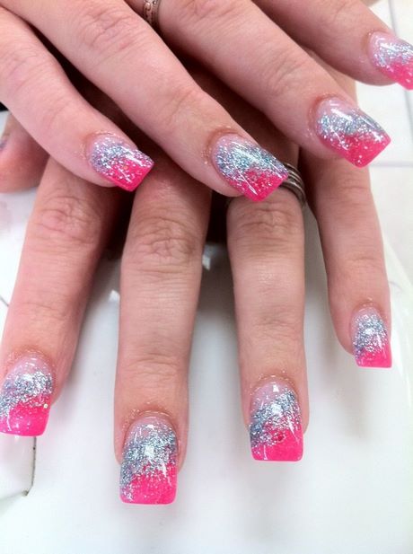 pink-nails-glitter-tips-35_15 Unghii roz sclipici sfaturi