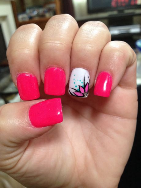 pink-nails-with-flower-design-22_16 Unghii roz cu design de flori