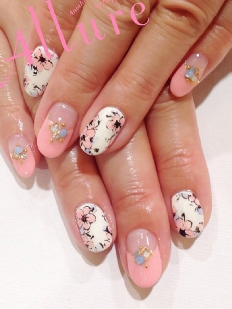 pink-nails-with-flower-design-22_18 Unghii roz cu design de flori