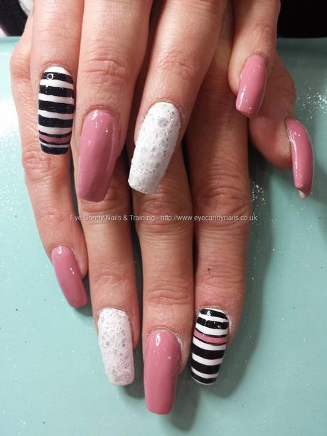 pink-stripe-nails-41_14 Unghii cu dungi roz