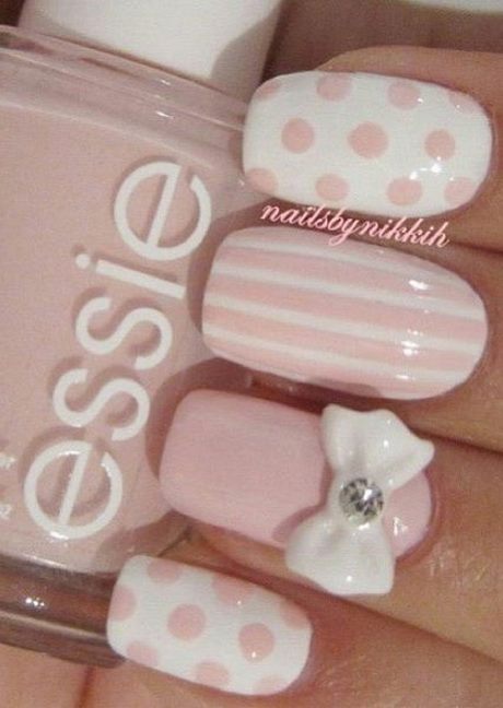 pink-stripe-nails-41_15 Unghii cu dungi roz