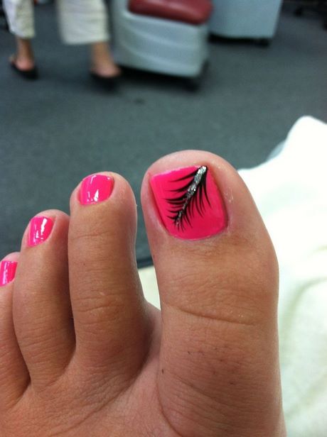 pink-toe-nails-with-design-37 Unghii roz cu design