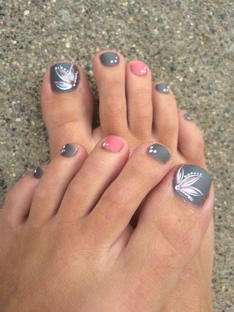 pink-toe-nails-with-design-37_13 Unghii roz cu design