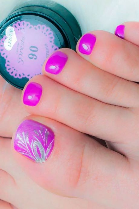 pink-toe-nails-with-design-37_7 Unghii roz cu design